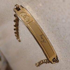 Speidel Sweetheart Engraved Heart Bracelet Goldtone "Amy"